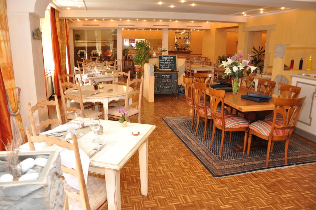 Hotel-Restaurant De La Tour Екстер'єр фото