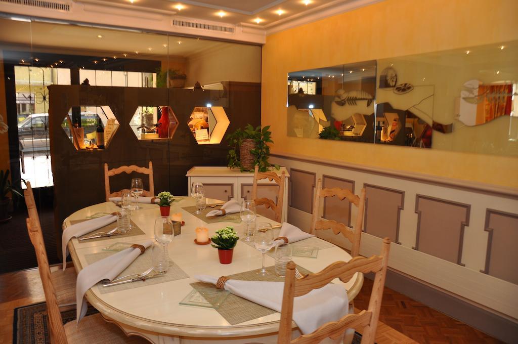 Hotel-Restaurant De La Tour Екстер'єр фото